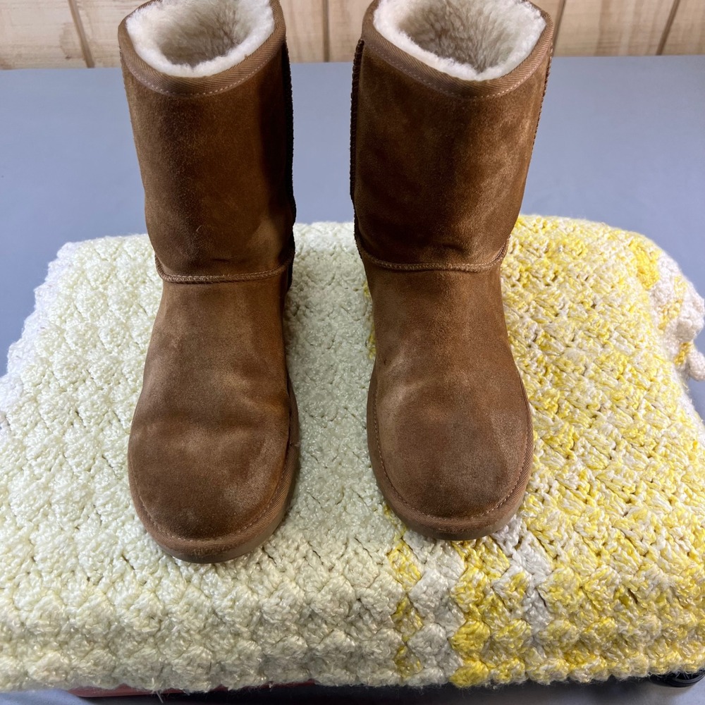 Koolaburra by UGG Short Suede Sheepskin Lined Boots Chestnut Women's Size 9‎